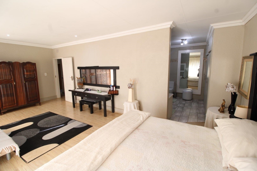 6 Bedroom Property for Sale in Doringkruin North West